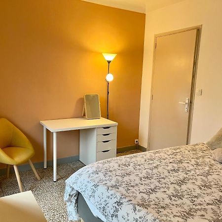 Bel Appartement Lumineux Et Calme A 10Min A Pied Du Centre Aix Avec Parking Et Air Conditionne Aix-en-Provence Luaran gambar